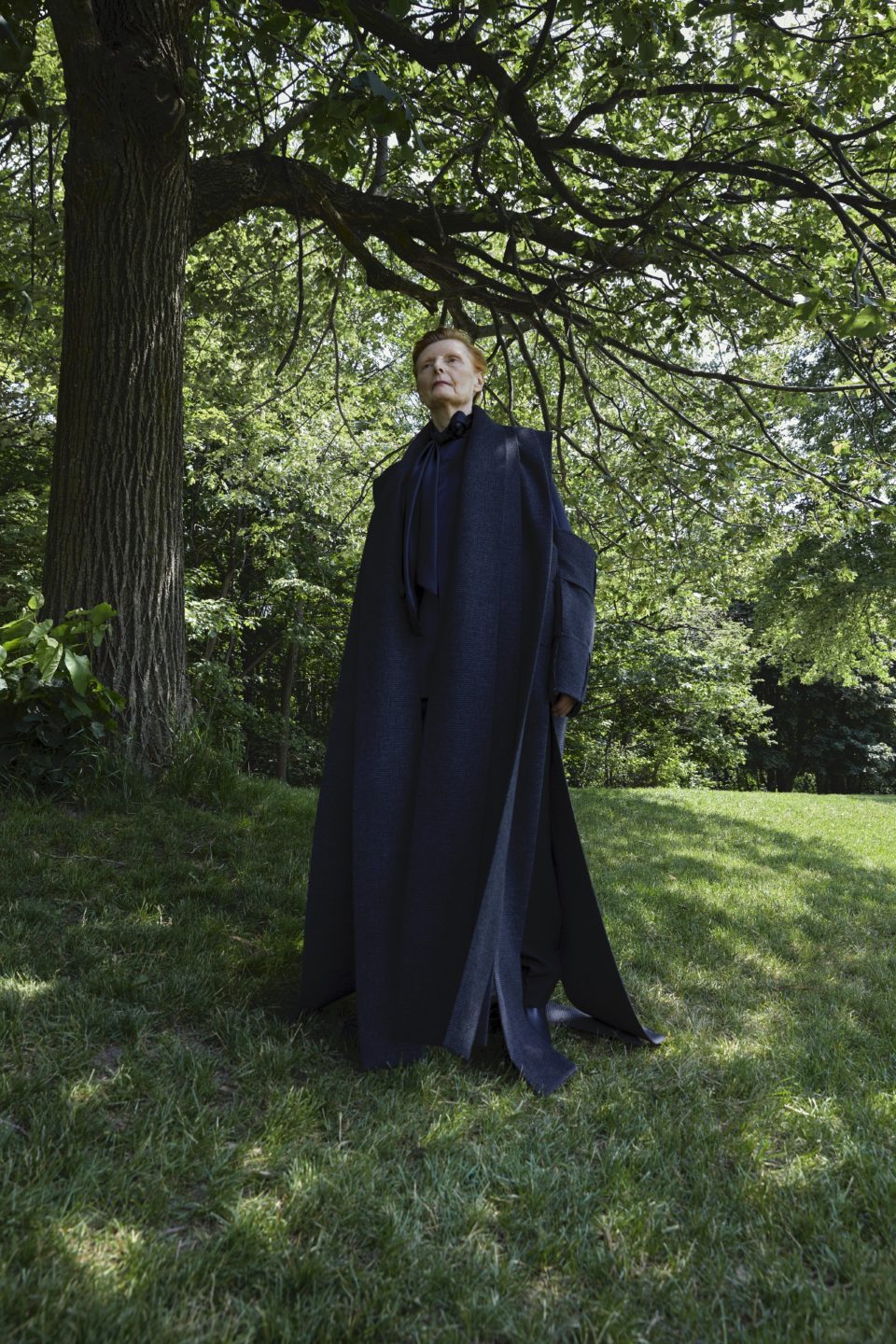 Manteau piece unique en cashmere fait a montreal par l'artiste et creatrice Maria Karimi